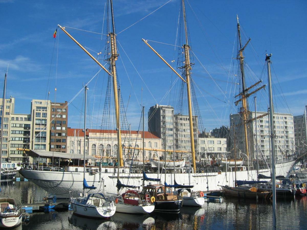 Toffe Studio Op 300M Van De Zeedijk Van Oostende Luaran gambar
