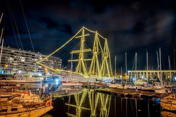 Toffe Studio Op 300M Van De Zeedijk Van Oostende Luaran gambar